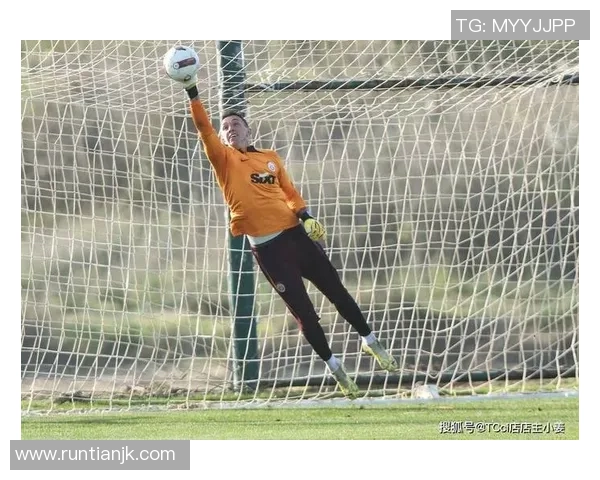 踢足球边路技巧解析与实战应用提升球队进攻效率的关键所在